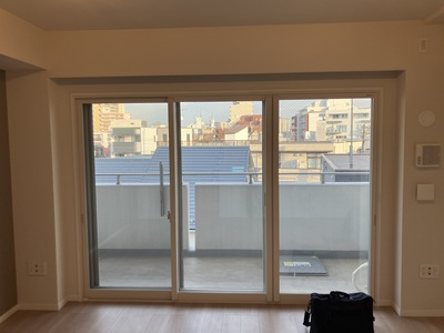 バルコニーに面する掃き出し窓